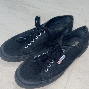 Black superga. Size 41.